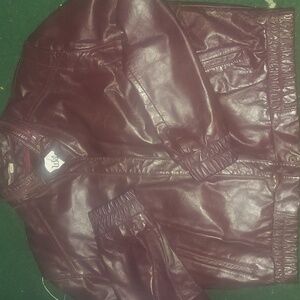 Iconic vintage leather bomber.Fauxfur interior genuine leather bomber by wilsons